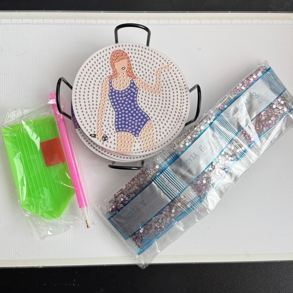 NIB! Set of 7 Diamond Art DIY Round Coasters featuring Taylor Swift - Picture 2 of 4